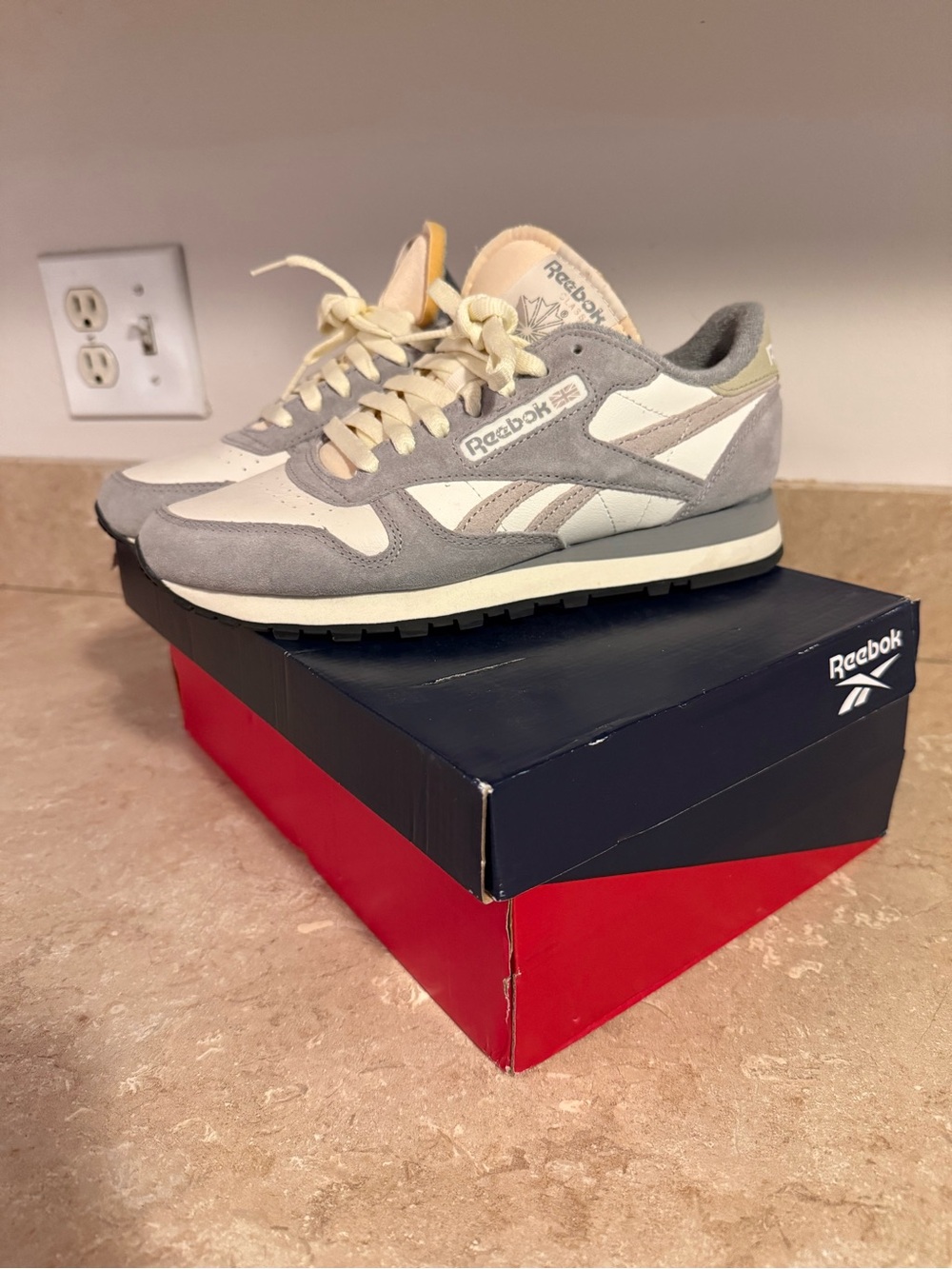 Reebok UNISEX Gray, White & Cream Retro Running Sneakers